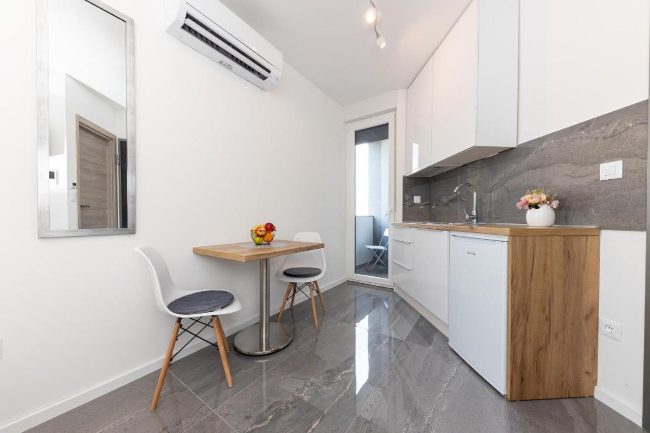 New Studio For 2, Free Private Garage Spot, Wi-Fi, 200 M From Mall Of Split Exterior foto