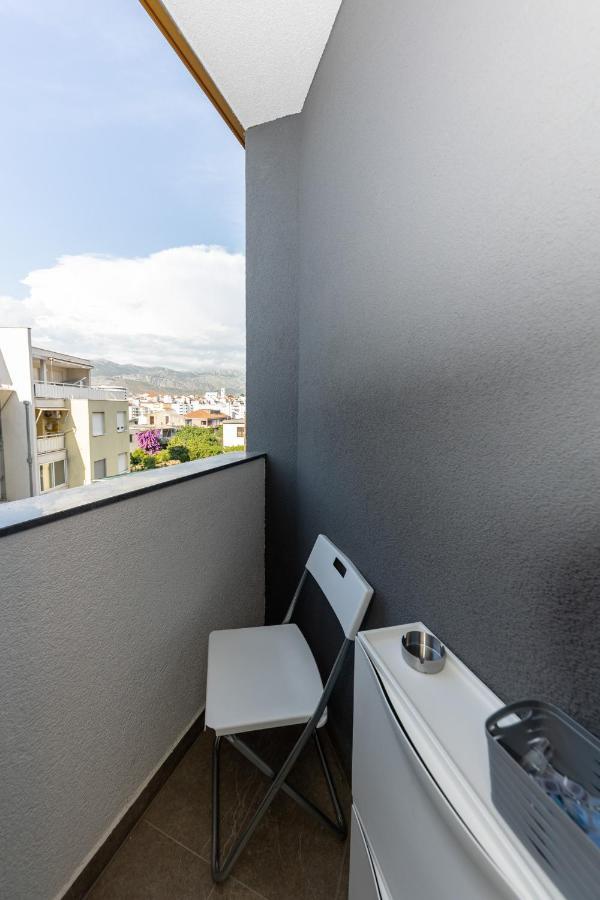 New Studio For 2, Free Private Garage Spot, Wi-Fi, 200 M From Mall Of Split Exterior foto